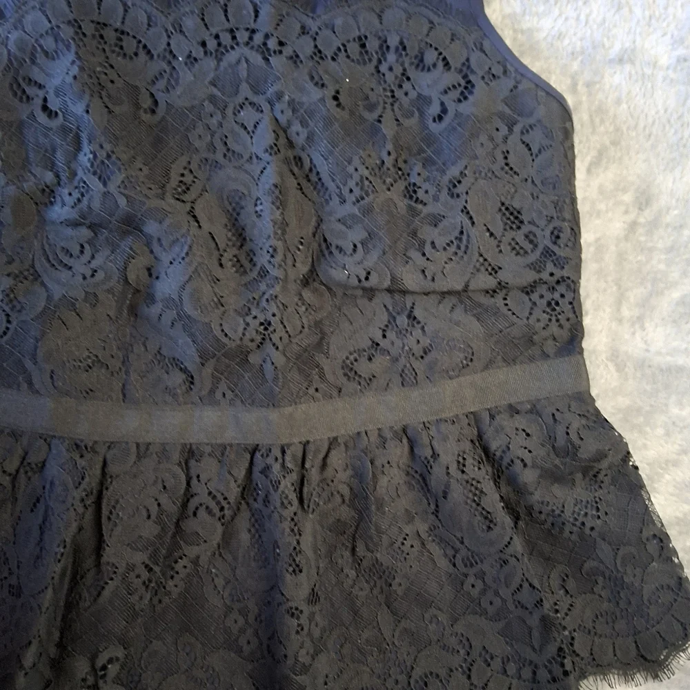 Ann Taylor Loft Lace Peplum Sleeveless Blouse Navy & Black Size 2 Petite - Picture 6 of 12